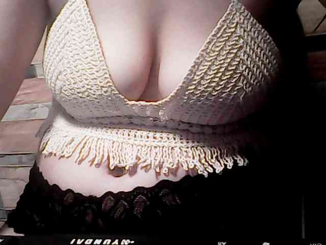 extremelymilkyboobs webcam