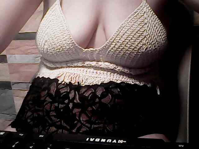 extremelymilkyboobs webcam