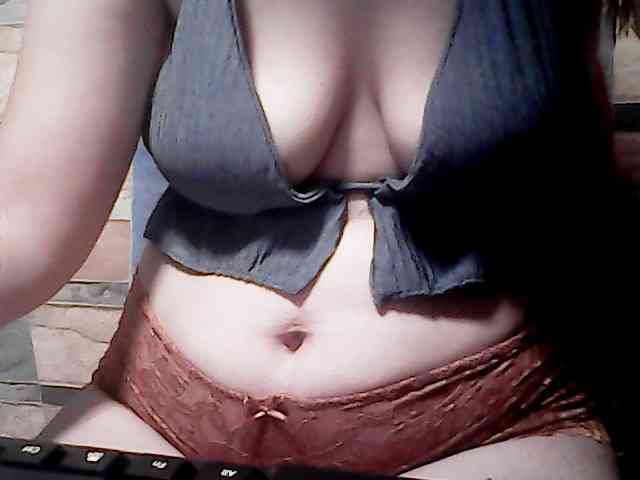 extremelymilkyboobs webcam