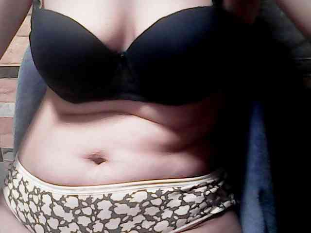 extremelymilkyboobs webcam