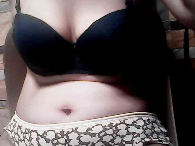 extremelymilkyboobs webcam