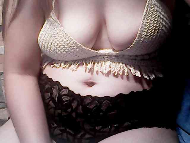 extremelymilkyboobs webcam
