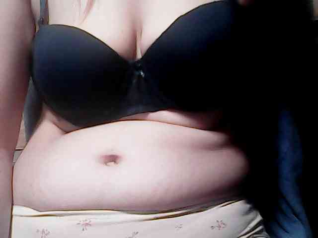 extremelymilkyboobs webcam