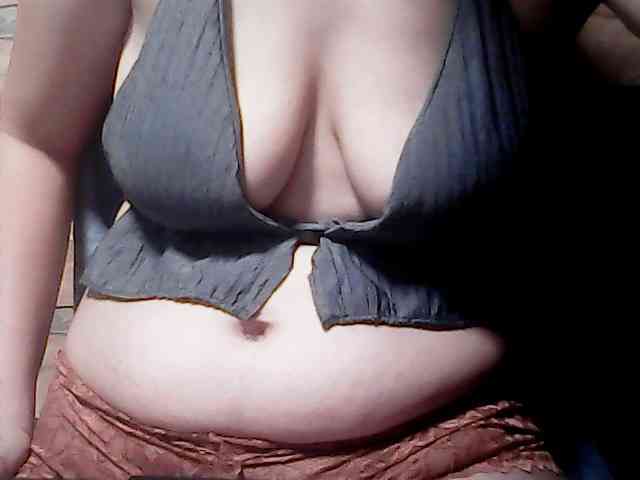 extremelymilkyboobs webcam