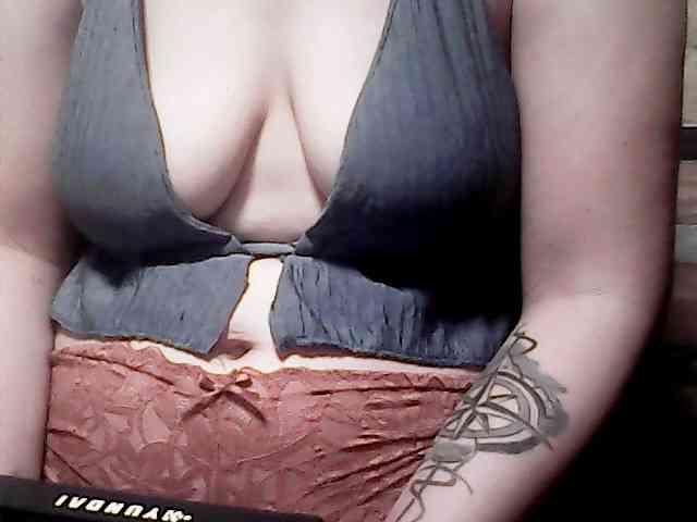 extremelymilkyboobs webcam