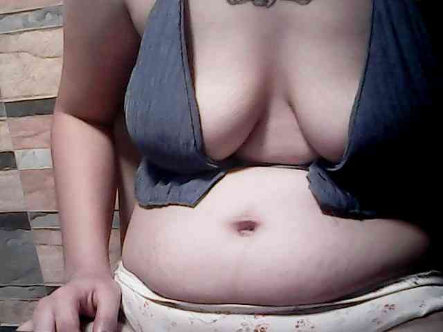 extremelymilkyboobs webcam