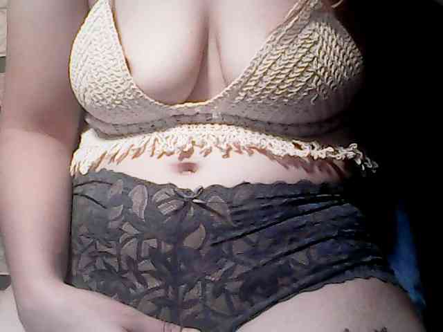 Model: extremelymilkyboobs