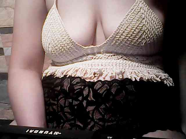 extremelymilkyboobs webcam