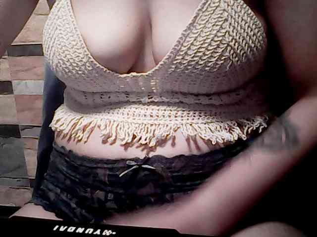 extremelymilkyboobs webcam