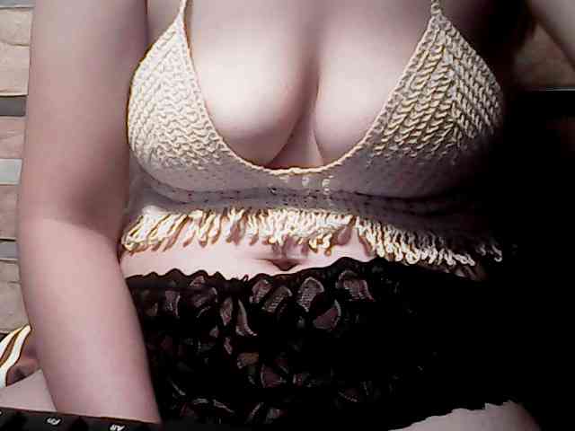 extremelymilkyboobs webcam