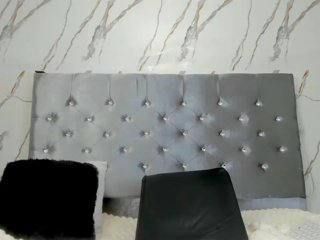celena-squirt Porn Show