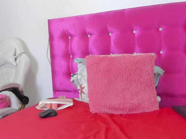 celena-squirt live cam on BongaCams