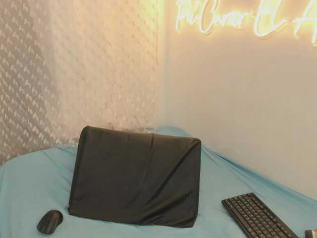 celena-squirt live cam on BongaCams