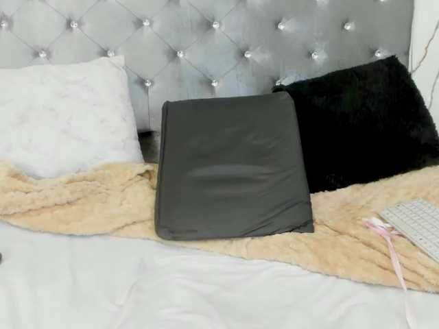 celena-squirt live cam on BongaCams