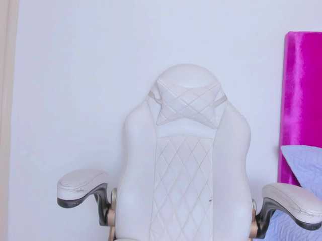 celena-squirt live cam on BongaCams