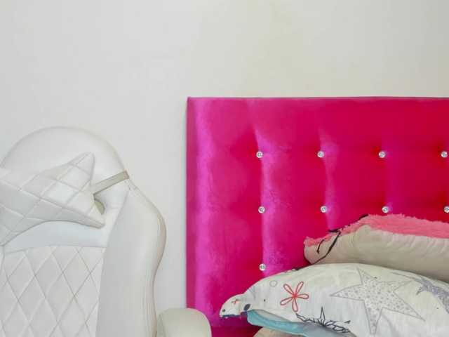 celena-squirt live cam on BongaCams