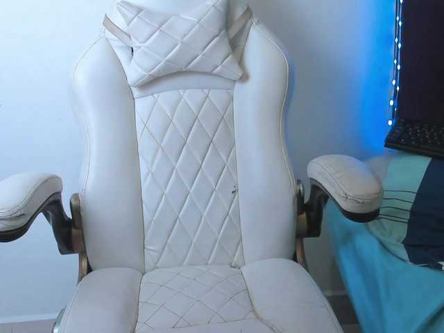 celena-squirt live cam on BongaCams