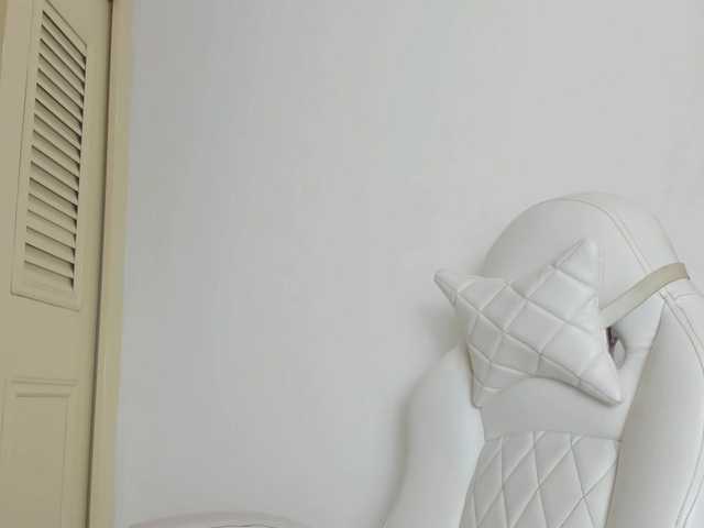 celena-squirt