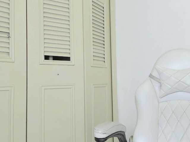celena-squirt live cam on BongaCams