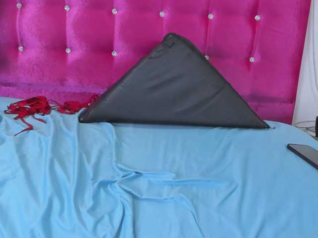 celena-squirt live cam on BongaCams