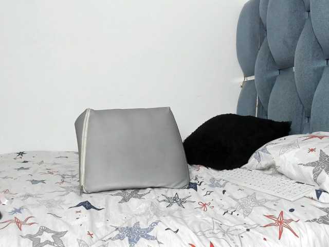 celena-squirt live cam on BongaCams