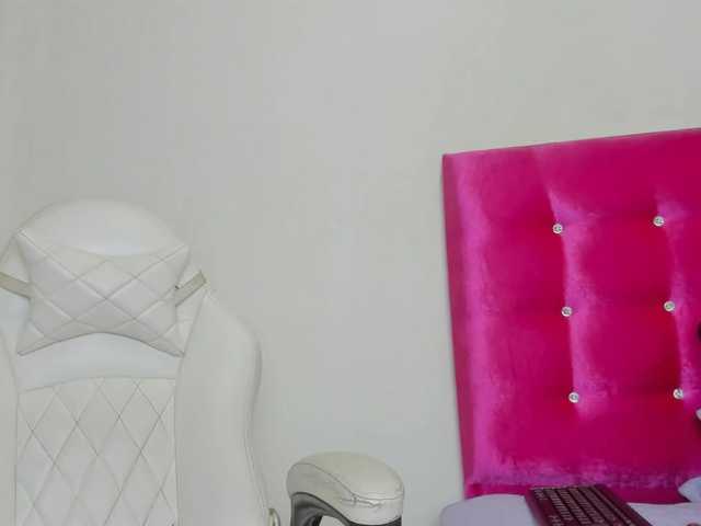 celena-squirt live cam on BongaCams