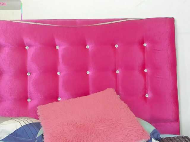 celena-squirt live cam on BongaCams