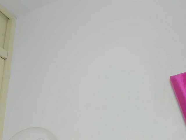 celena-squirt live cam on BongaCams