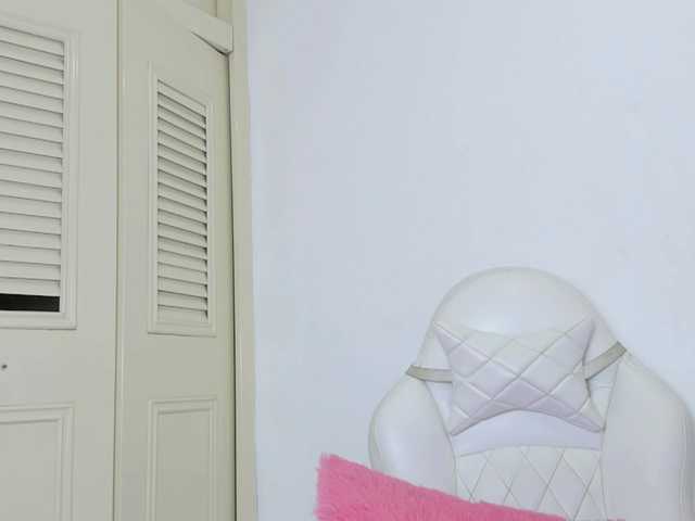 celena-squirt live cam on BongaCams