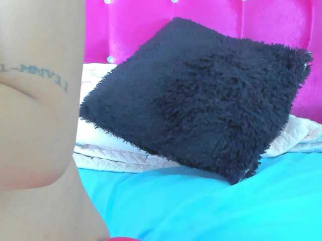 celena-squirt live cam on BongaCams