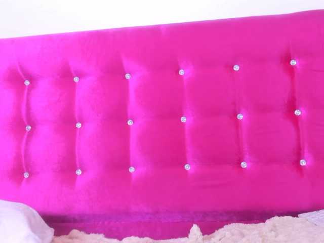 celena-squirt live cam on BongaCams