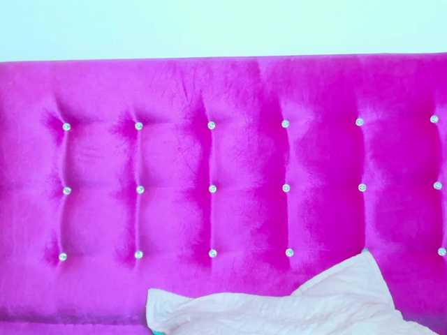 celena-squirt — live female cam