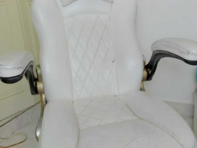 celena-squirt