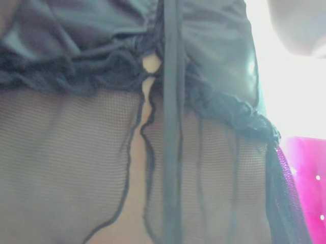 celena-squirt live cam on BongaCams
