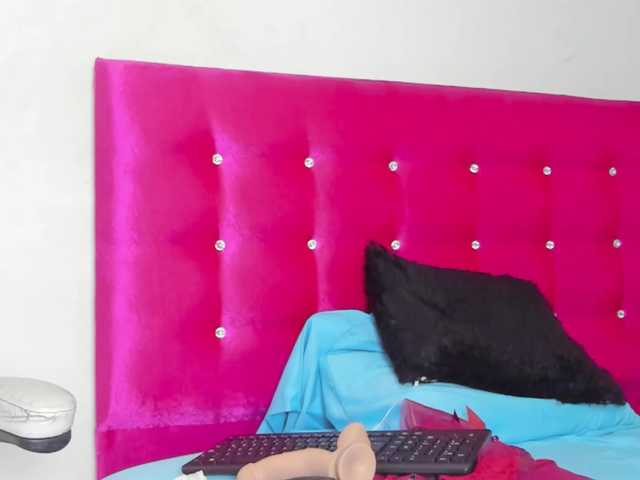 celena-squirt live cam on BongaCams