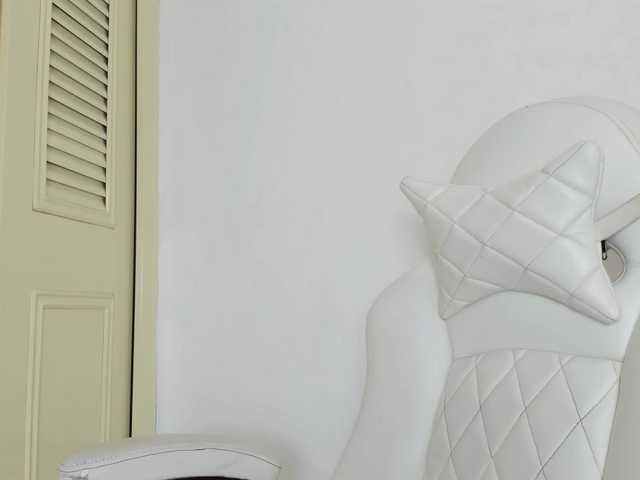 celena-squirt live cam on BongaCams