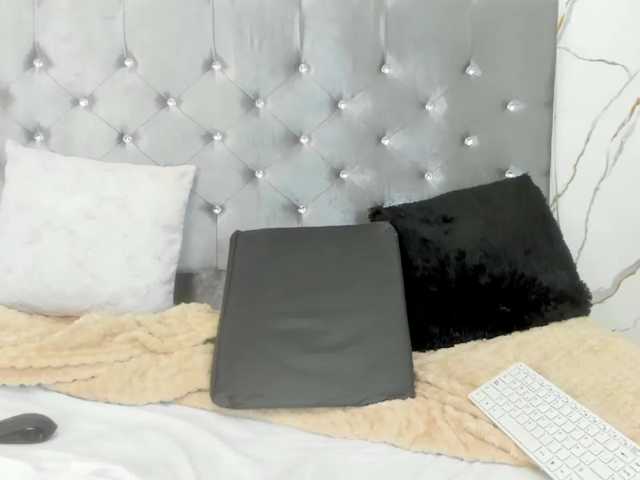 celena-squirt live cam on BongaCams