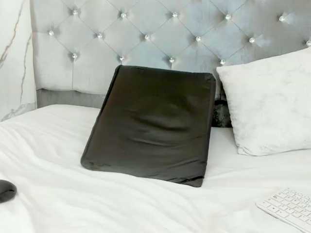 celena-squirt live cam on BongaCams