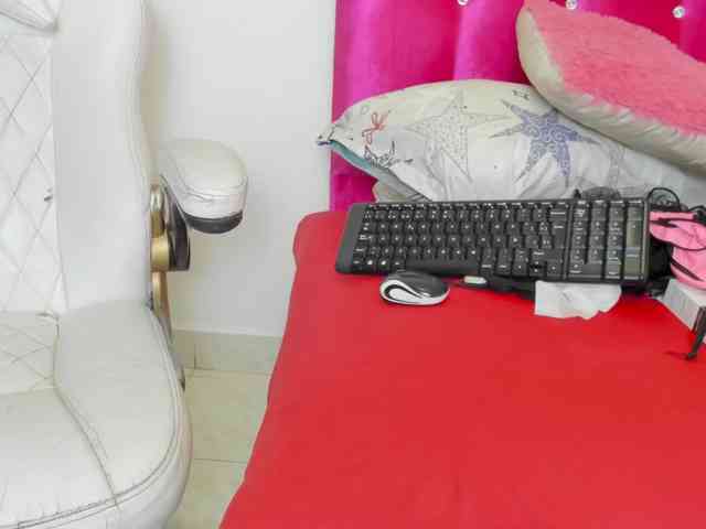 celena-squirt Live Webcam on BongaCams