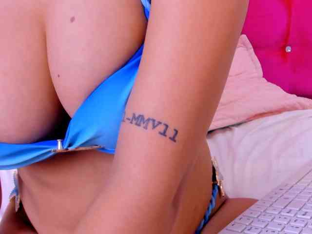 celena-squirt