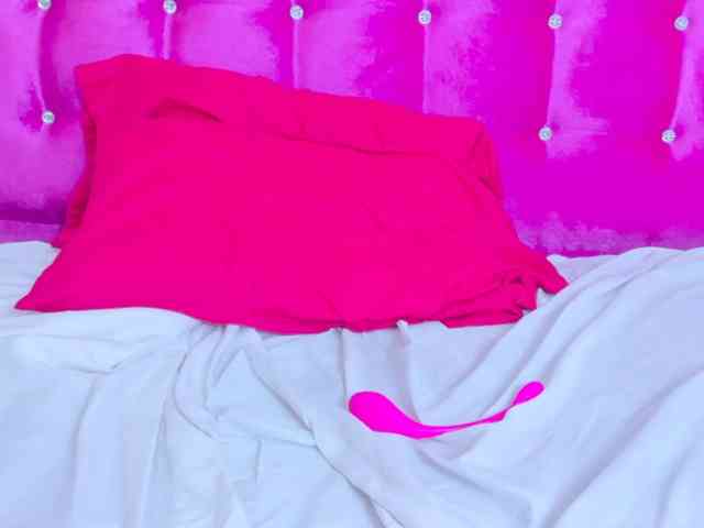 celena-squirt