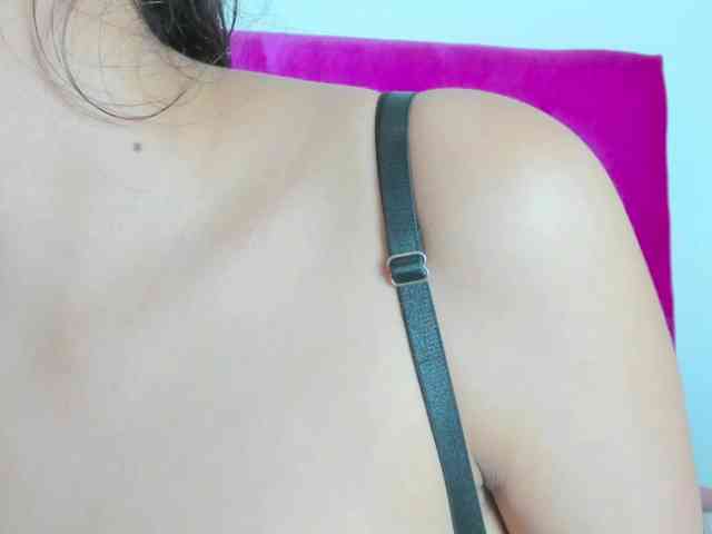 celena-squirt