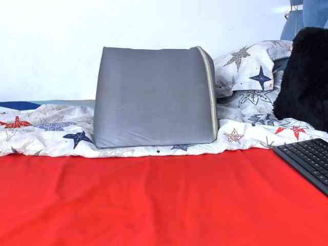 celena-squirt