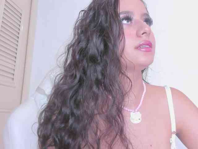 celena-squirt