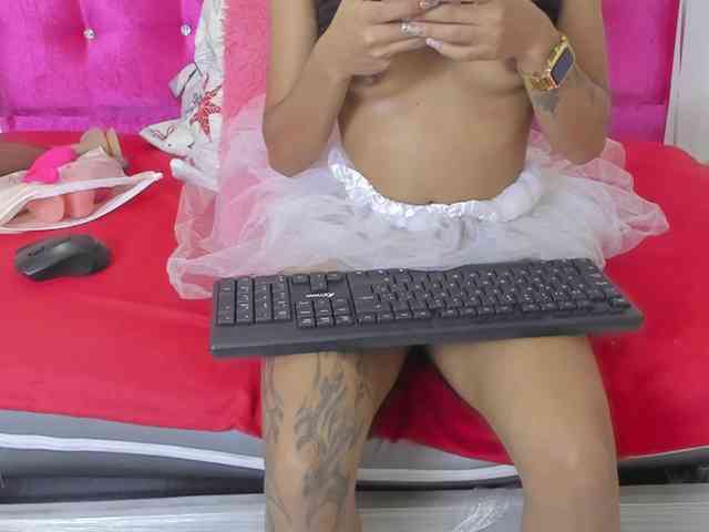 celena-squirt webcam