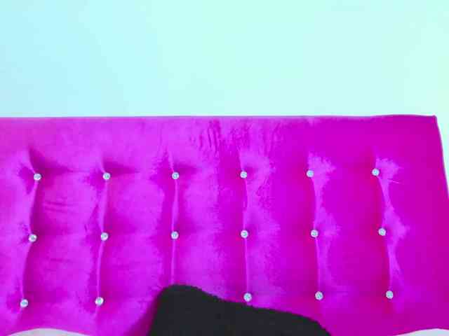 celena-squirt's live room