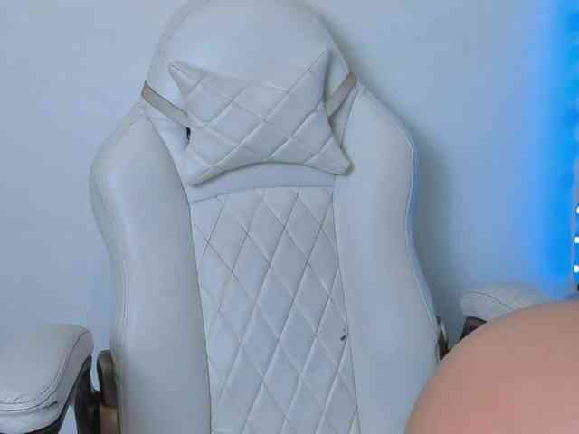 celena-squirt