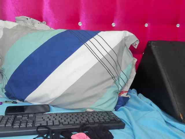 celena-squirt webcam