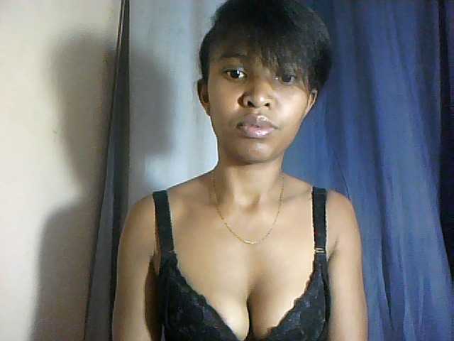 Nathiii live cam on BongaCams