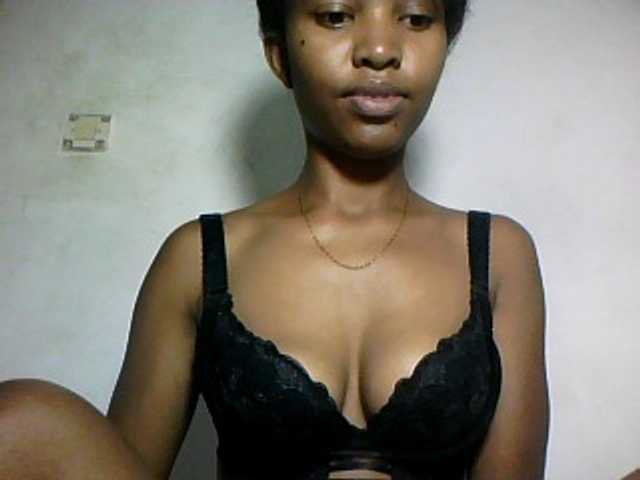 Nathiii, en directo ahora en BongaCams